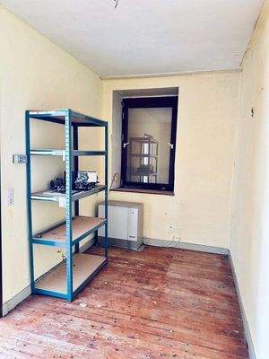 Ankleidezimmer zu Schlafzimmer 2- OG