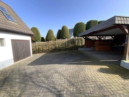 Garage und Doppelcarport