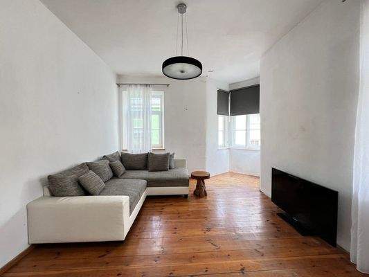 Wohnzimmer mit Erker OG
