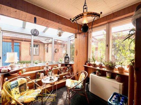 EG: Wintergarten auf der Ostseite