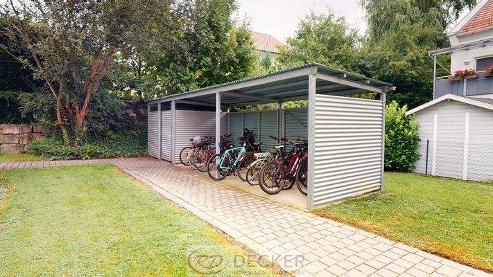 Fahrradstellplatz + Müllhaus