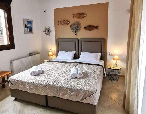 Kreta, Roumeli: Villa in kleiner Wohnanlage zu verkaufen