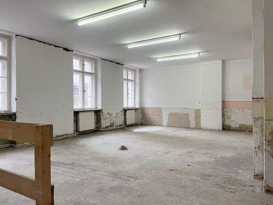 Blick-großer Verkaufsraum (EG)