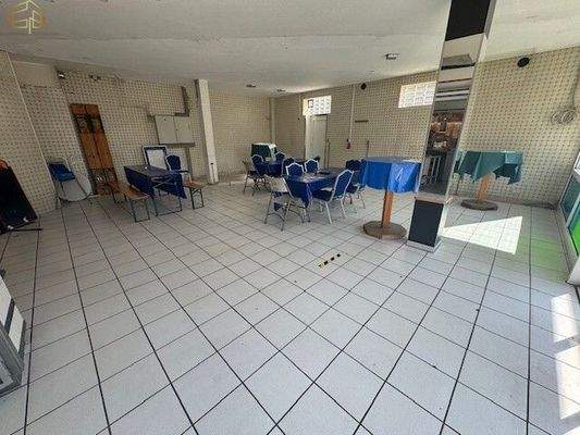 Innen Hermann-Balk 3