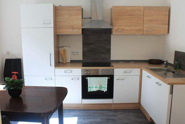 Moderne Einbauküche der Wohnung 2. OG