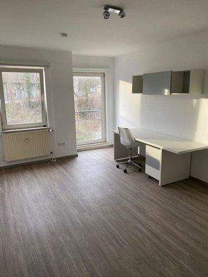 Wohnraum/Schreibtisch