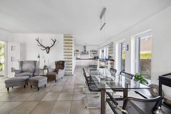 Wohn-/Essbereich mit offener Küche