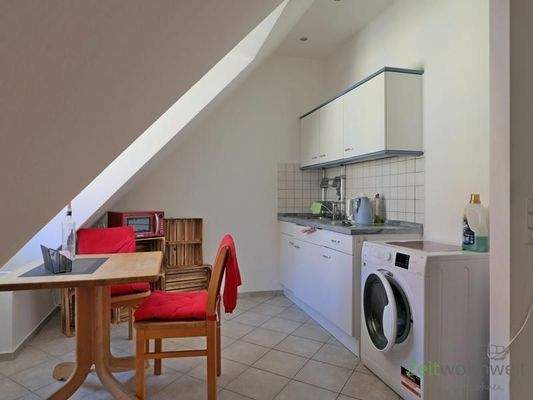 Küche mit Waschmaschine