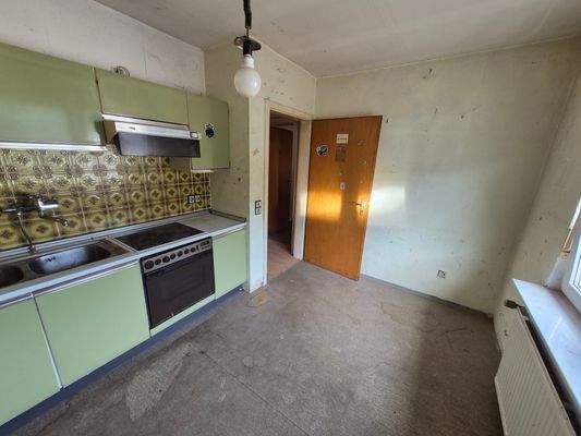 15 2. OG Küche weitere Ansicht.jpg