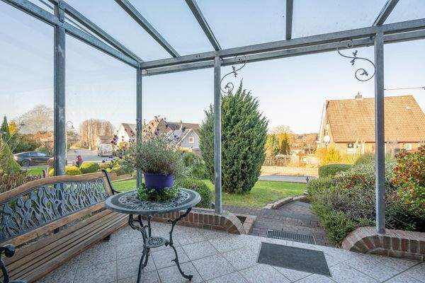 Überdachter Eingangsbereich