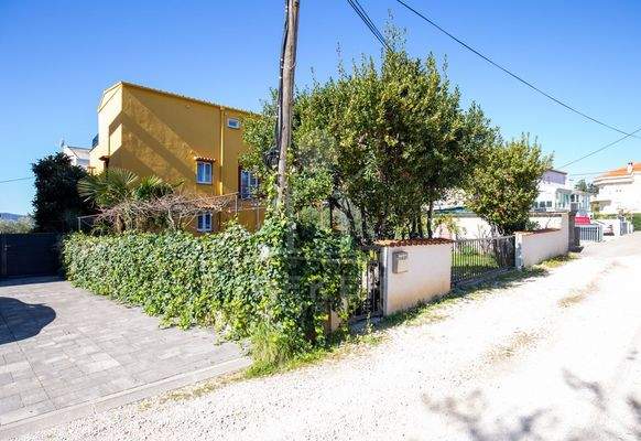 Attraktive Lage in Zadar, nur 150 zum Strand