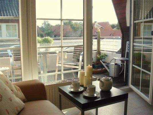 Blick von Wohnzi. auf Loggia