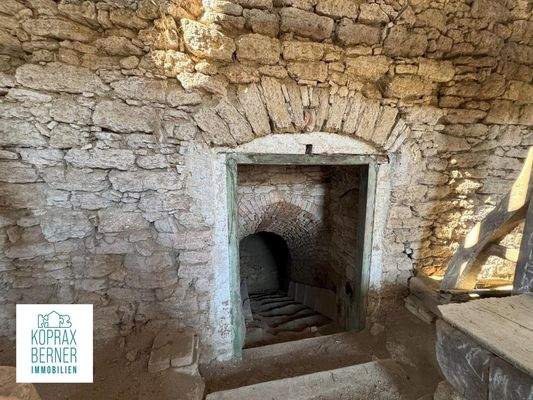 Presshaus_Abgang Kellerröhre