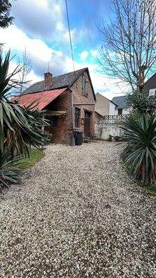 Innenhof mit Nebengebäude 