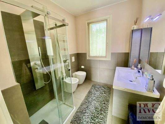 Screenshot 2023-12-05 045313