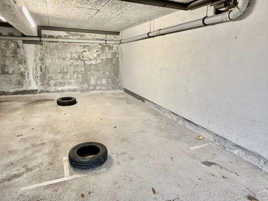 Tiefgaragenstellplatz