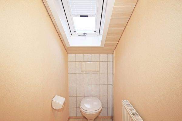 Separates WC im Dachgeschoss