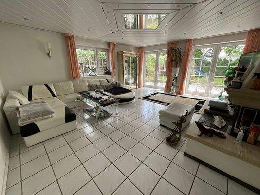 Wohnbereich mit Kamin -2