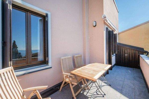 Tecnocasa Garda 004.jpg