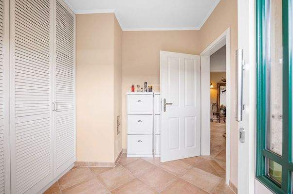 Abstellraum mit Aussentür 