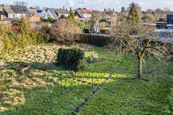 Hintergrundstück mit Bauplatz