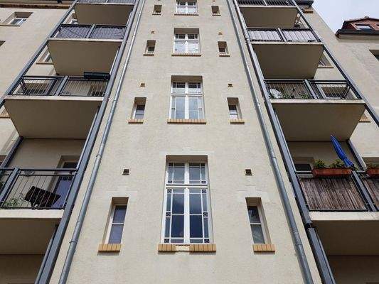 Hofansicht mit Balkonen