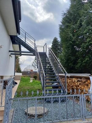 K1600_20250330_142305_Aussenstiege