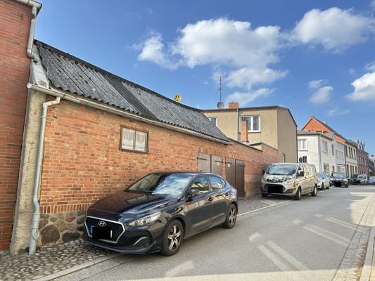 Garage, Hofeinfahrt - Ansicht vom Park