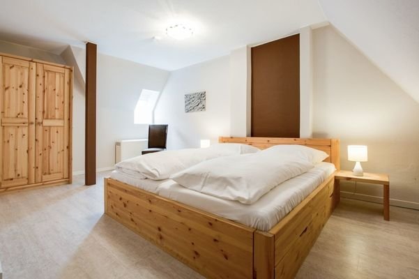 05 - großes Bodenzimmer