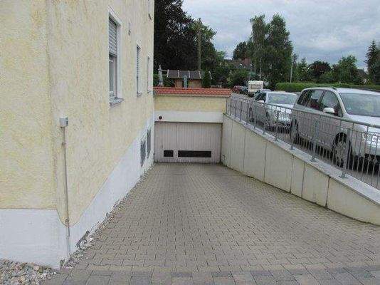 Tiefgaragenabfahrt