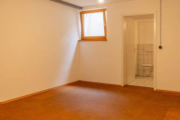 Licht, Holz & Wohngenuss – Charme pur auf drei Etagen mit Schwedenofen und stilvoller Wendeltreppe