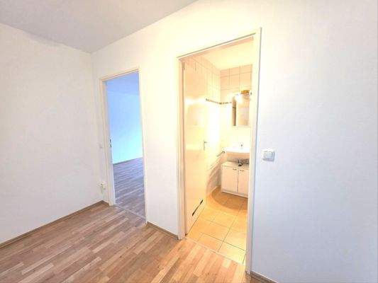 Helles Apartment mit Balkon