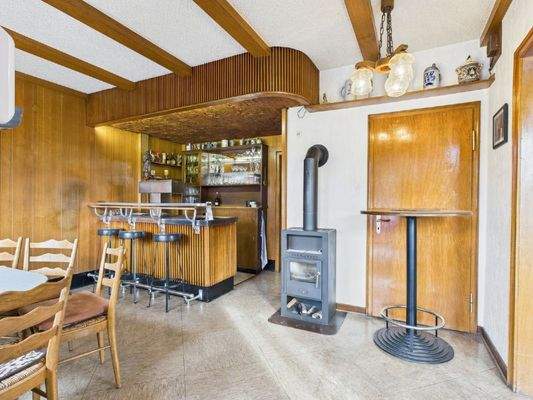 CAM04232G0-PR0052-STILL013