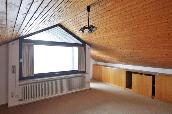 Schlafzimmer Obergeschoss mit Blick auf die Vogesen