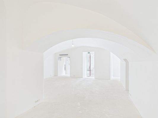 CAM03282G0-PR0159-STILL001