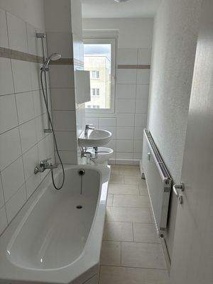 Badezimmer mit Wanne