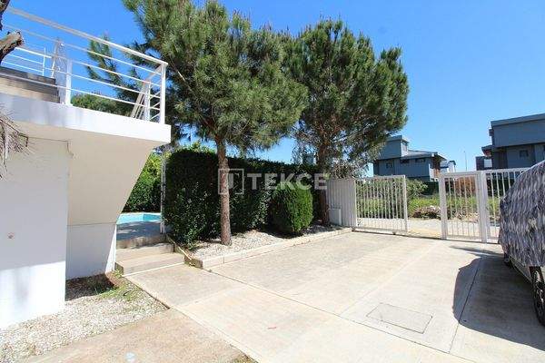 Furnished Triplex Villa with Pool in Kadriye Antalya