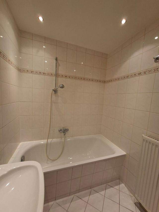 Helle 2 Raum Dachgeschosswohnung in Zwickau ab sofort zu vermieten - Foto 4