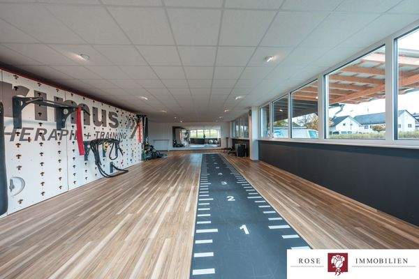 Trainingshalle Bild 2 (Physiotherapie)