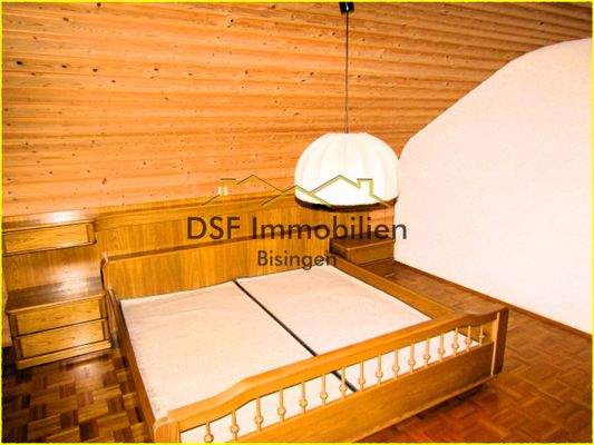 Schlafzimmer (2).JPG