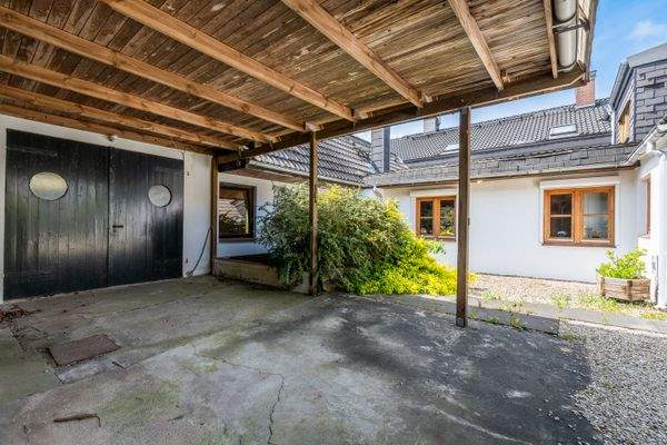 Norderstedt-Grundstück-mit-Altbestand-in-Waldrandlage-40