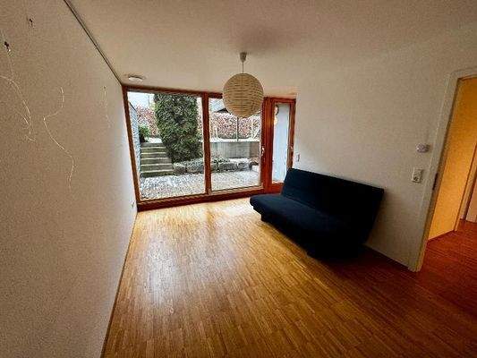 Schlafzimmer 2 UG mit Zugang zur Terrasse