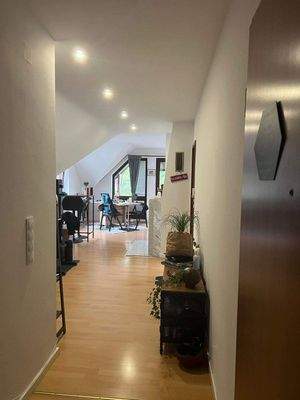 Blick in Wohn-Essbereich 