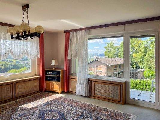 Wohnzimmer mit atemberaubender Fernsicht