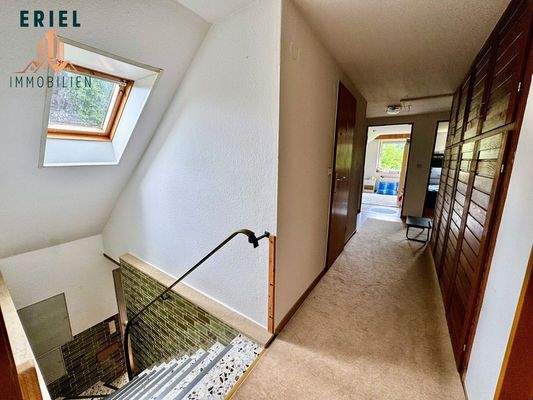 OG Flur + Treppe