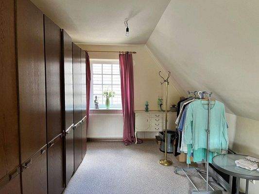 OG Schlafzimmer links