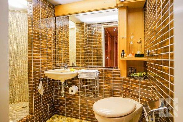 ...Badezimmer inklusive...