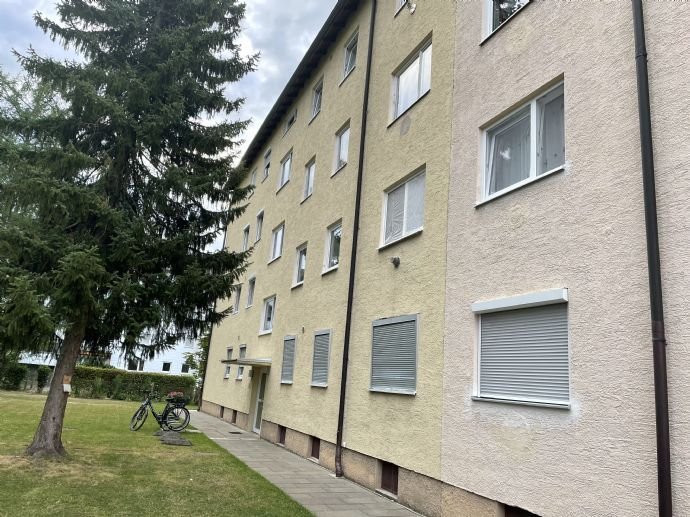 2-Zimmer-Wohnung in 12-Parteien Mehrfamilienhaus