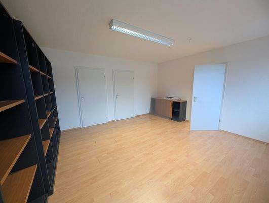 großes Büro (3).jpg