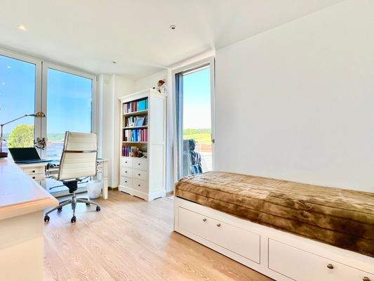 Kinderzimmer / Büro